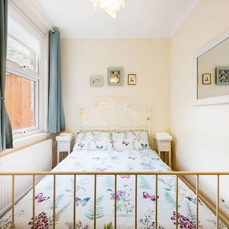 Bikki Apartments - 2 Bedroom ハーロウ エクステリア 写真