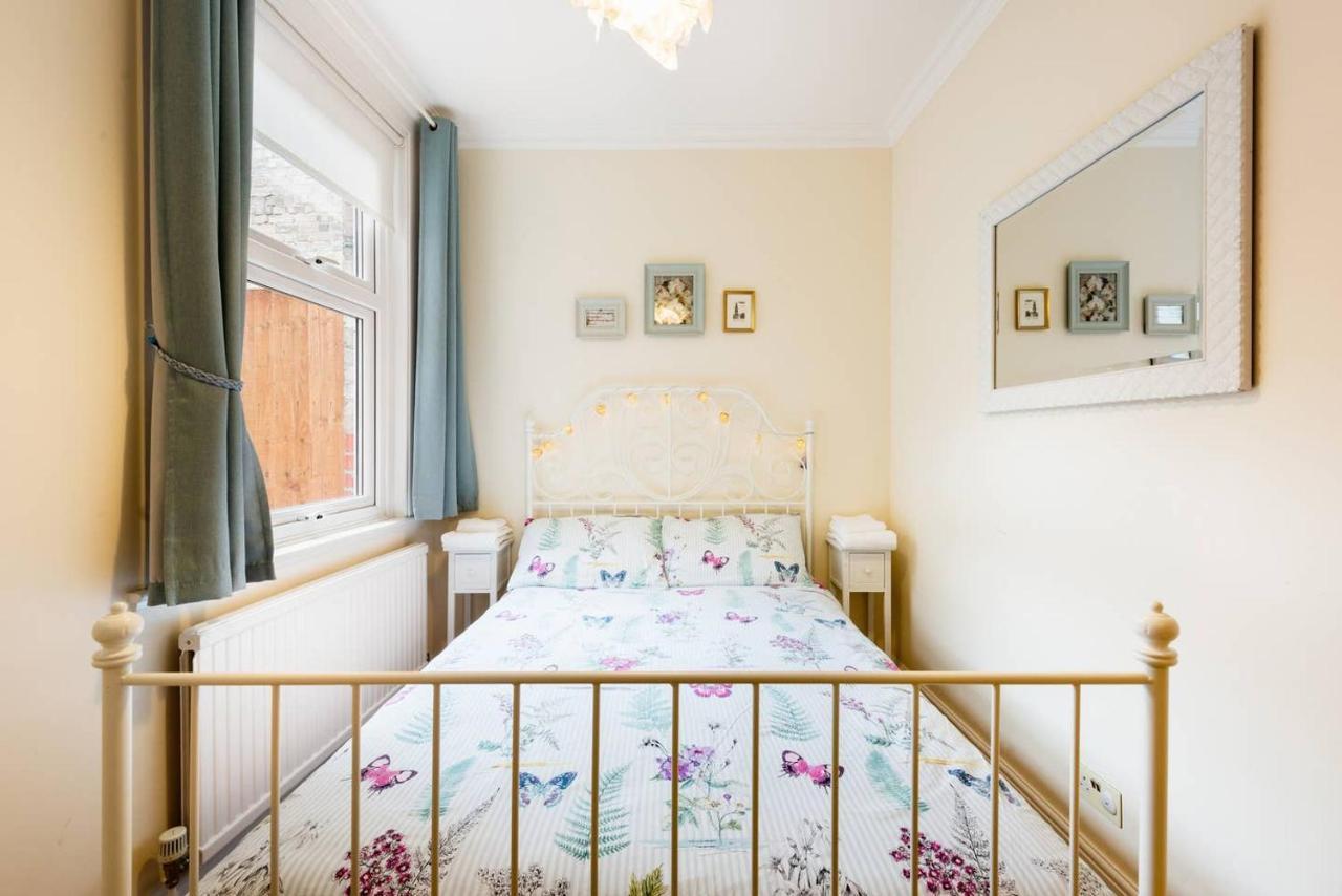 Bikki Apartments - 2 Bedroom ハーロウ エクステリア 写真