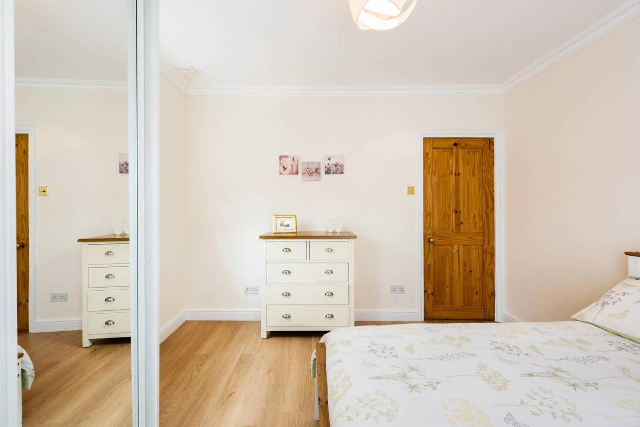 Bikki Apartments - 2 Bedroom ハーロウ エクステリア 写真