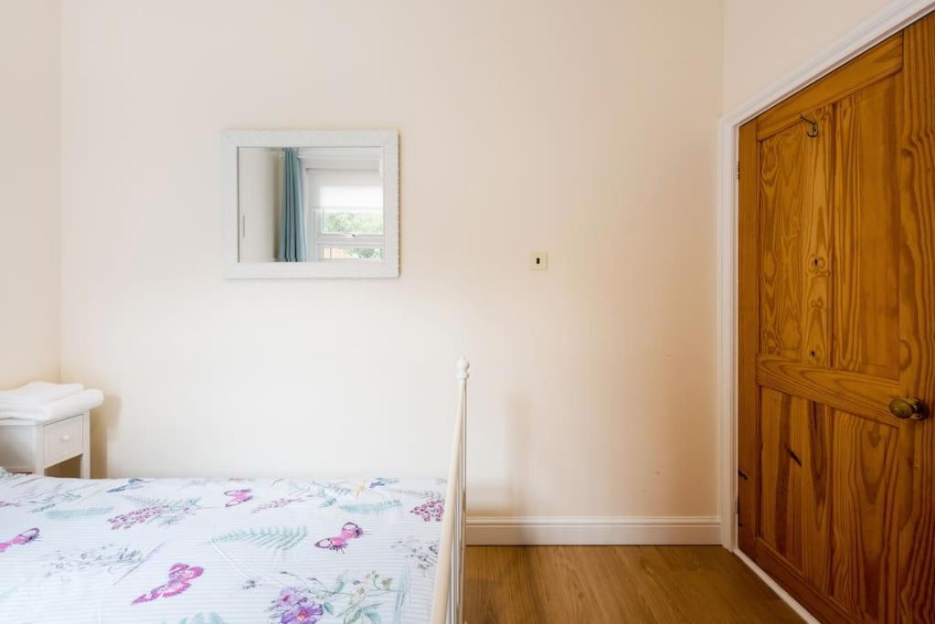 Bikki Apartments - 2 Bedroom ハーロウ エクステリア 写真